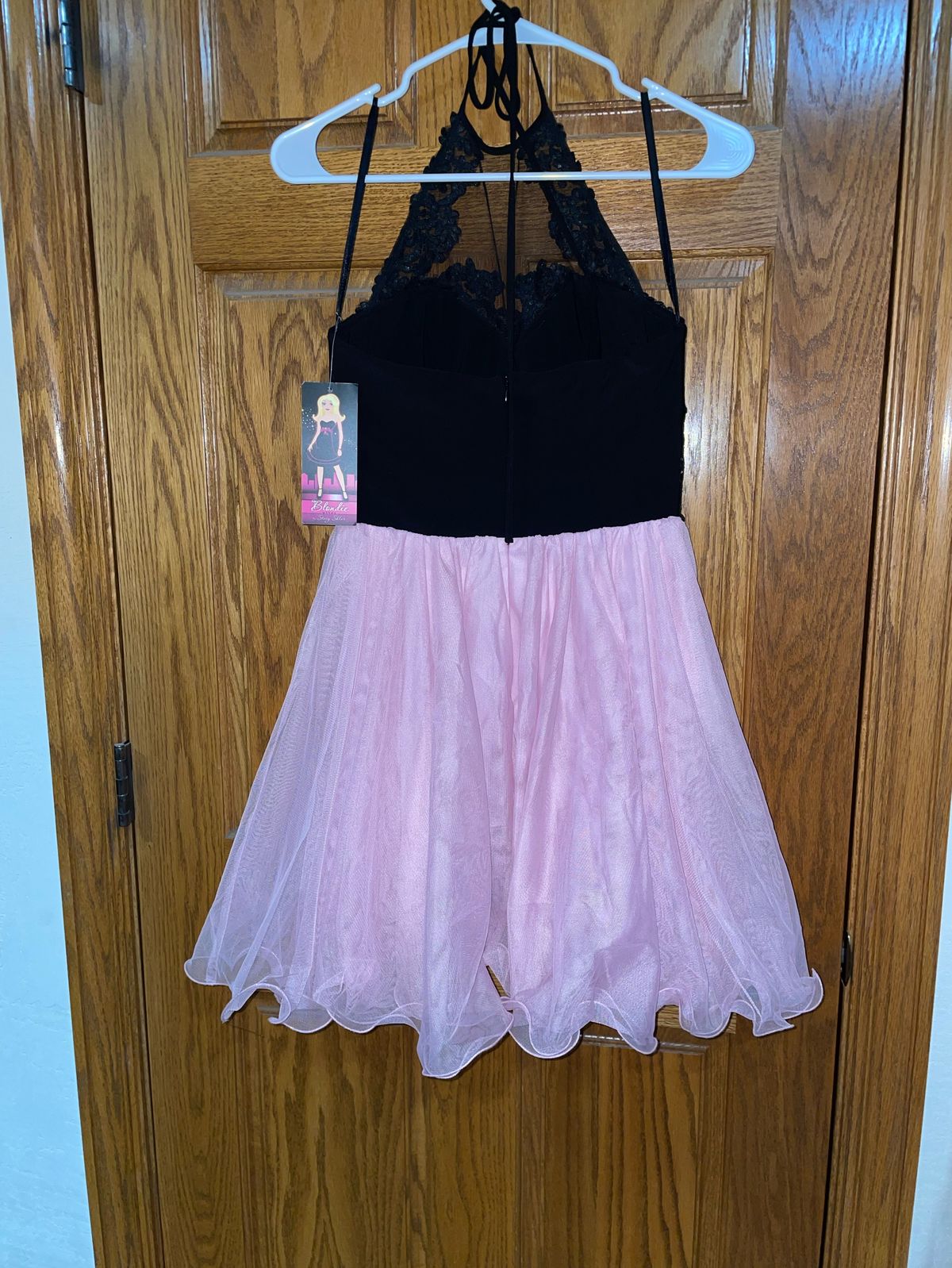 Blonde Size 0 Homecoming Halter Sequined Pink Cocktail Dress on Queenly