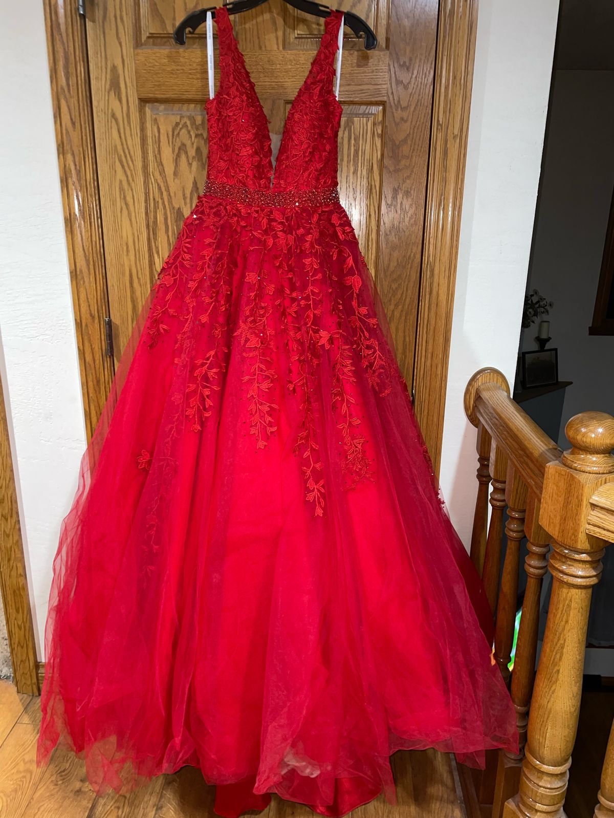 Sherri Hill Size 4 Lace Red Ball Gown on Queenly
