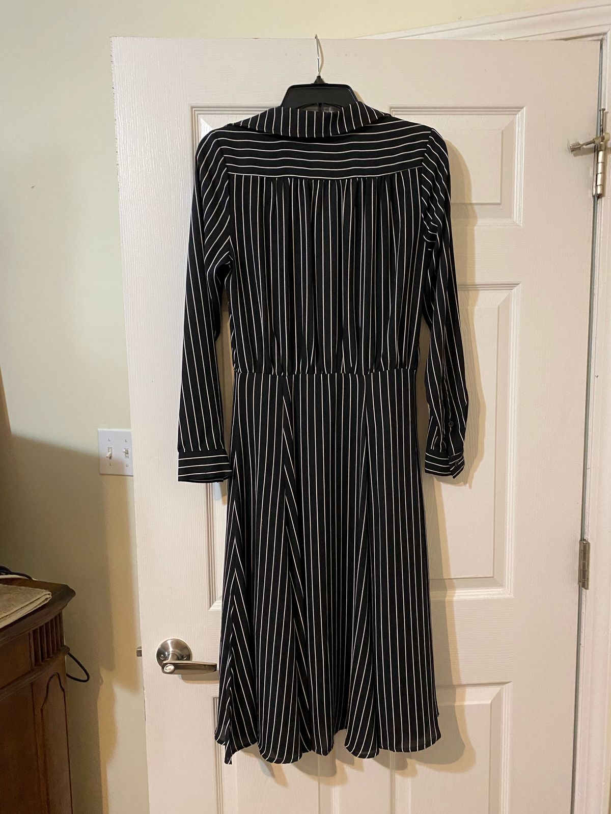 Who what wear Size 00 Long Sleeve Black Floor Length Maxi on Queenly