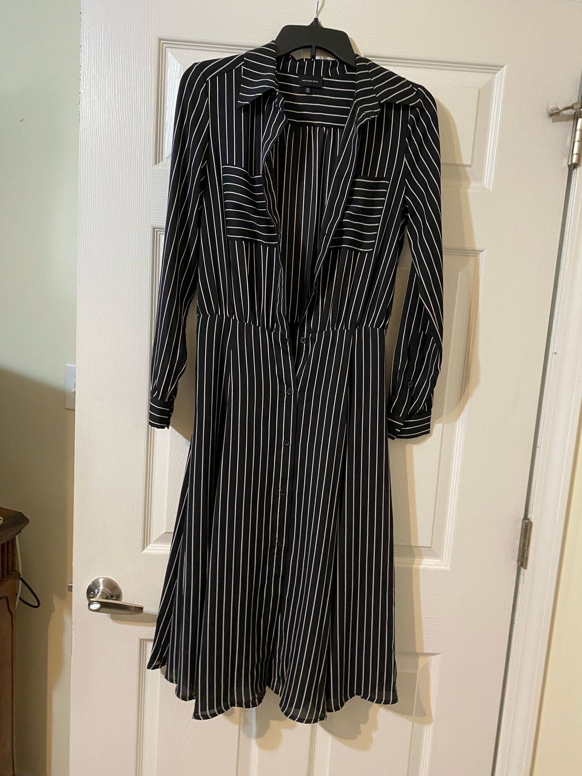 Who what wear Size 00 Long Sleeve Black Floor Length Maxi on Queenly