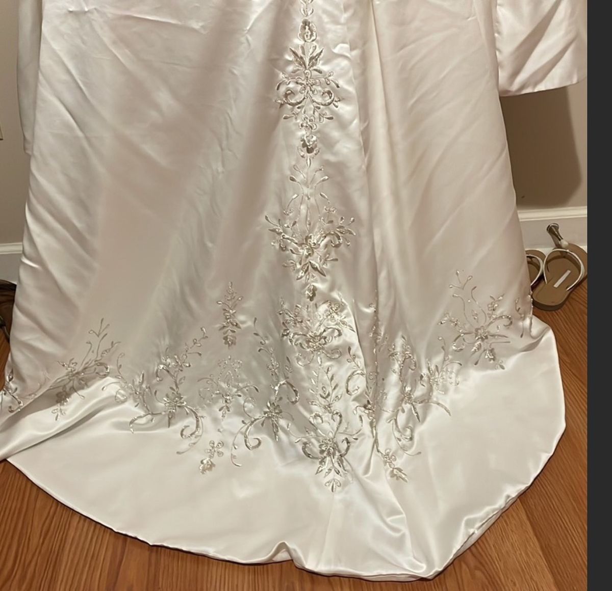 Alfred Angelo Size 10 White Ball Gown on Queenly