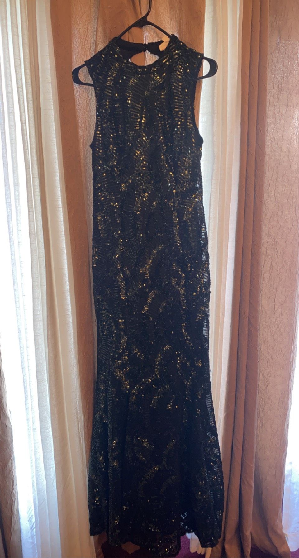 Size 8 Sequined Green Mermaid Dress on Queenly