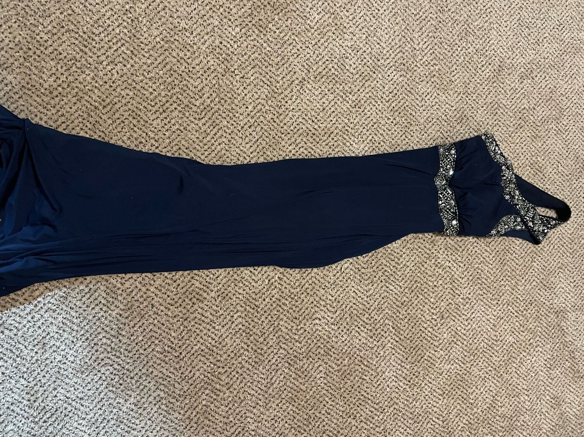 Size 0 Off The Shoulder Navy Blue Floor Length Maxi on Queenly