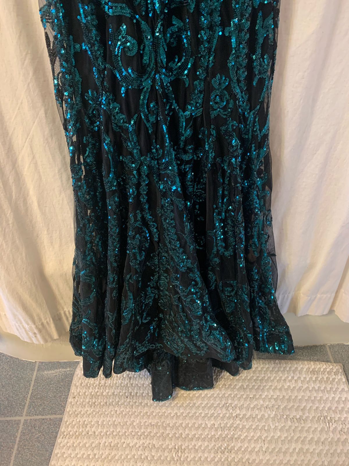 Jovani Size 6 Prom Plunge Sheer Black Mermaid Dress on Queenly