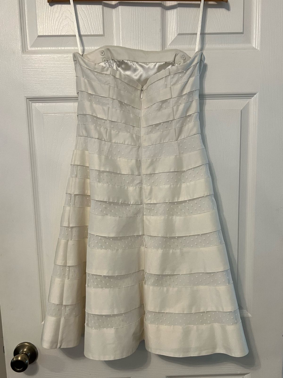 White House Black Market Size 2 Strapless White Cocktail Dress on Queenly