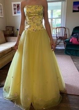 Size 4 Pageant Strapless Yellow Ball Gown on Queenly