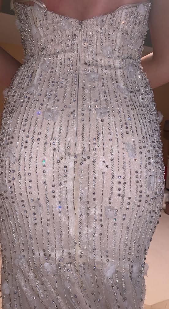 Size 2 Prom Plunge Lace Nude Side Slit Dress on Queenly