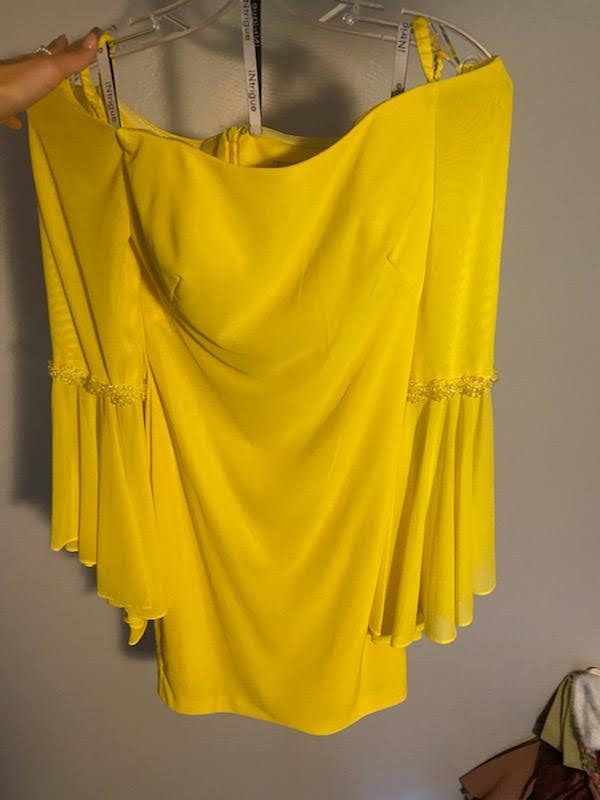 Intrigue by Blush  Size 4 Homecoming Yellow Cocktail Dress on Queenly