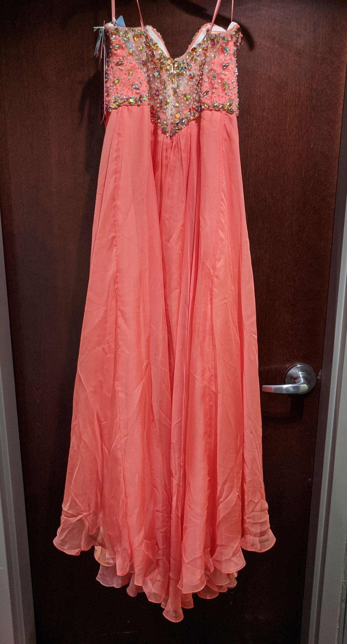 Style 95110 Mori Lee Paparazzi Plus Size 16 Homecoming Coral Cocktail Dress on Queenly