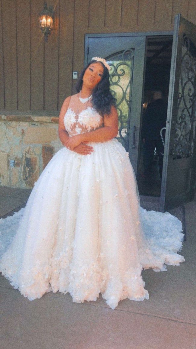 Size 0 Wedding Sheer White Ball Gown on Queenly
