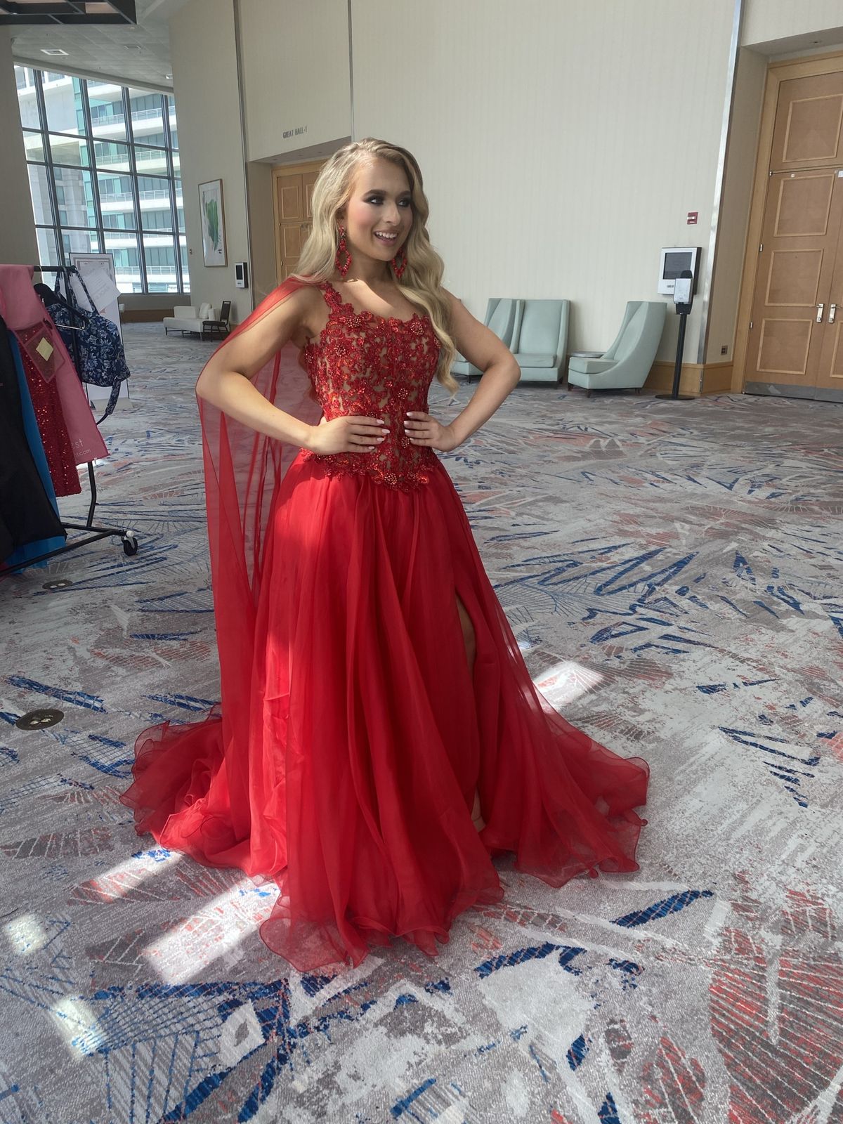 Caitlyn Kent Size 0 Red Ball Gown on Queenly