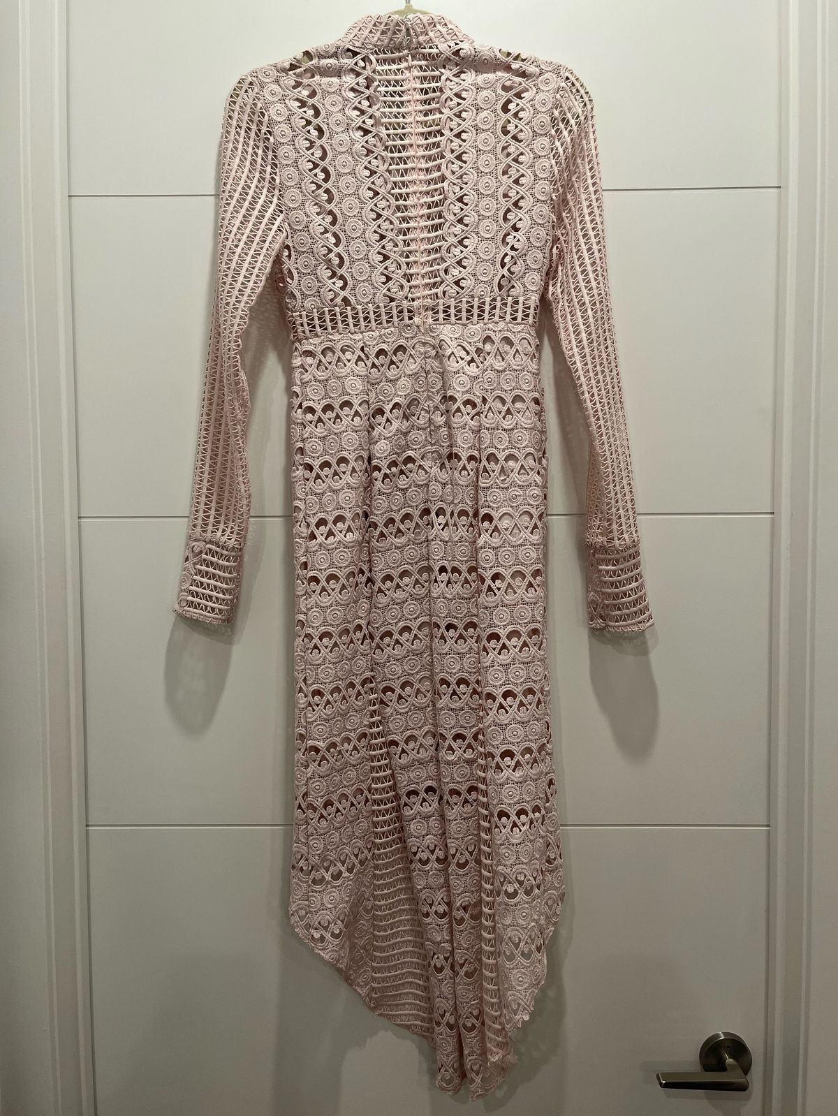Size 4 Homecoming Long Sleeve Lace Light Pink Cocktail Dress on Queenly