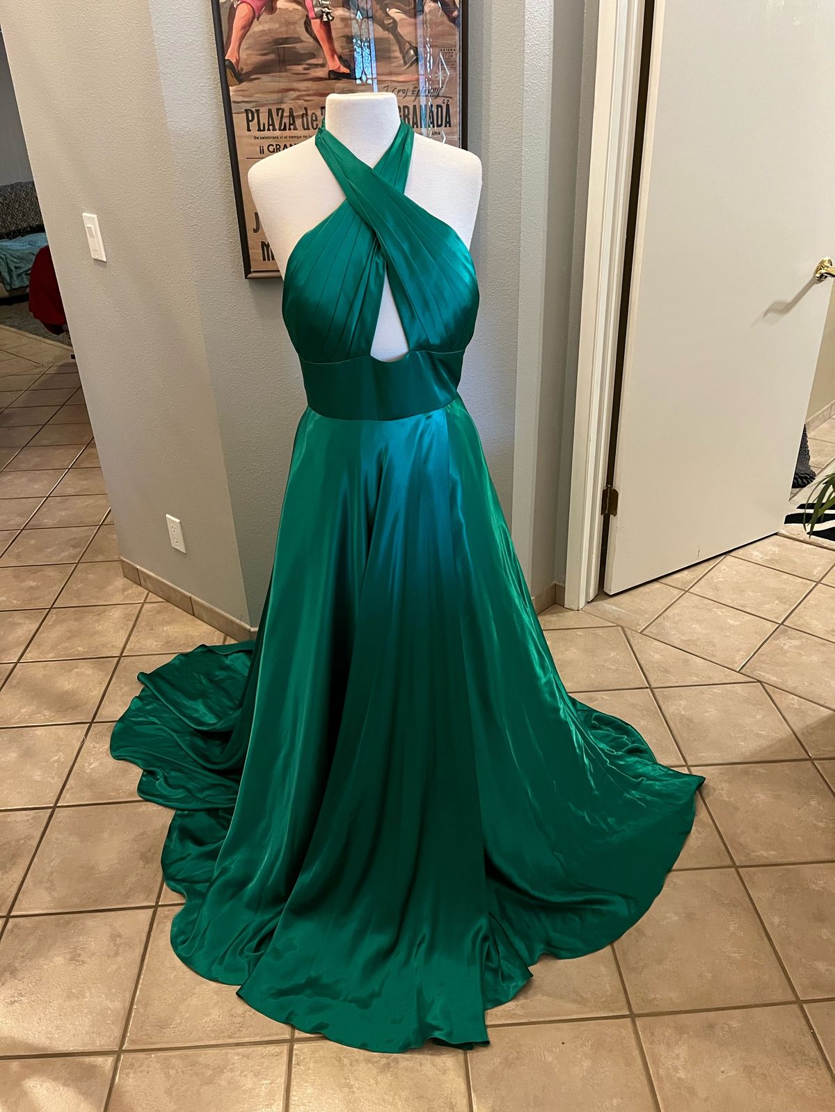 Size 12 Prom Satin Emerald Green Side Slit Dress on Queenly