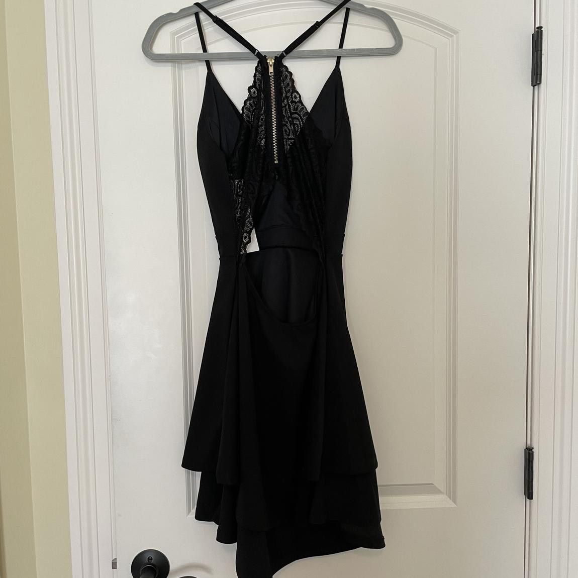 Size 6 Homecoming Lace Black A-line Dress on Queenly