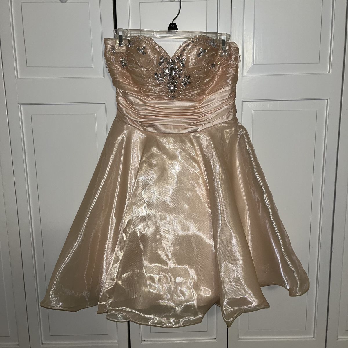 Size 6 Sequined Nude Cocktail Dress on Queenly