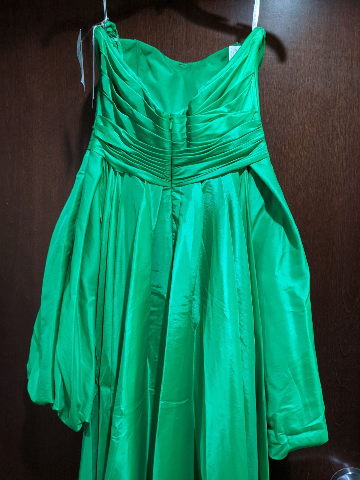 Style 1637 Flirt Prom Size 6 Floral Green Cocktail Dress on Queenly