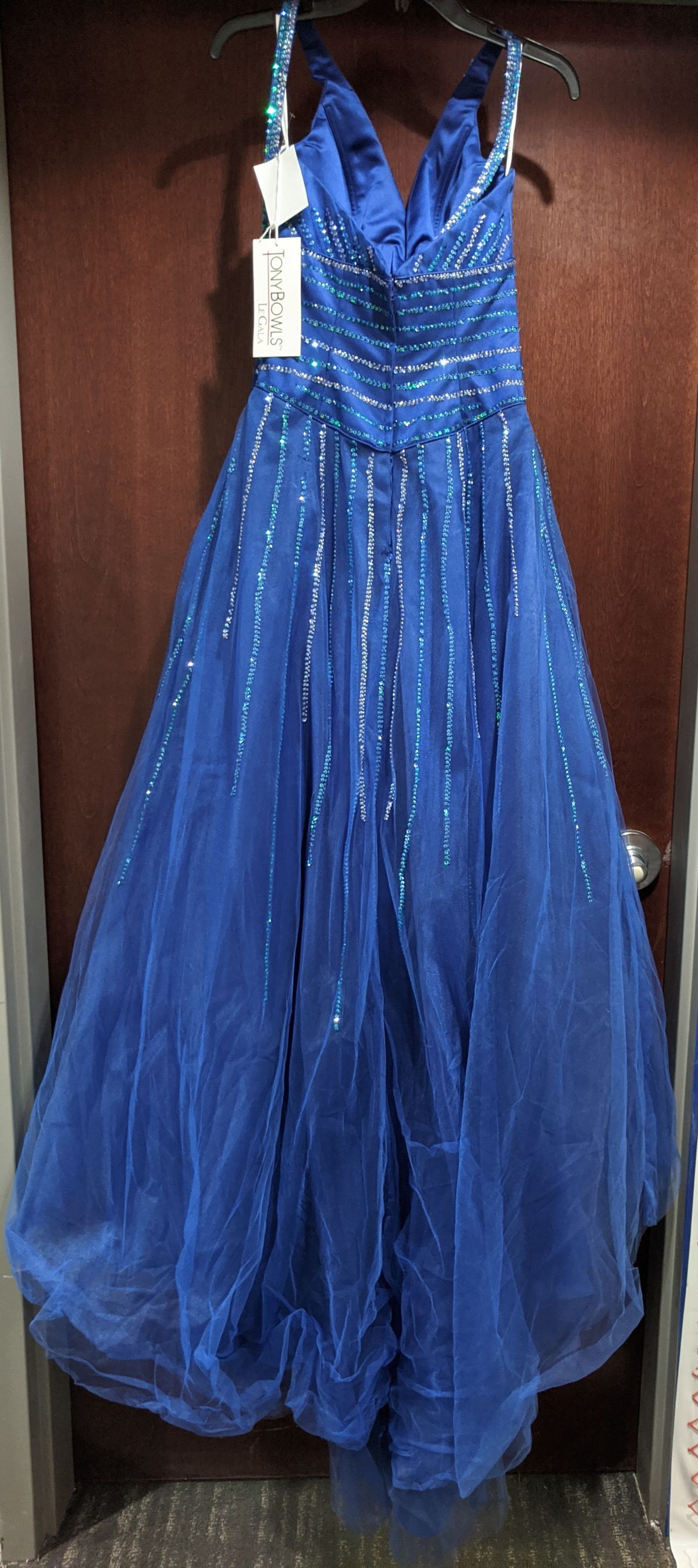Style 17527 Tony Bowls Size 6 Royal Blue A-line Dress on Queenly