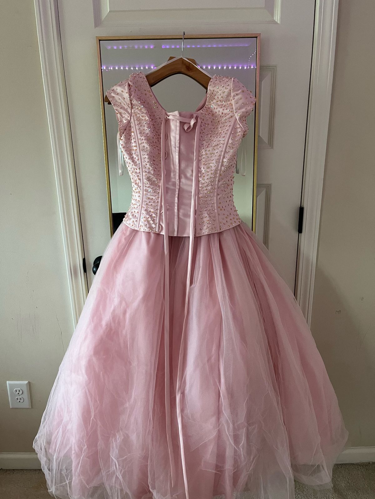 Size 4 Prom Cap Sleeve Light Pink Ball Gown on Queenly