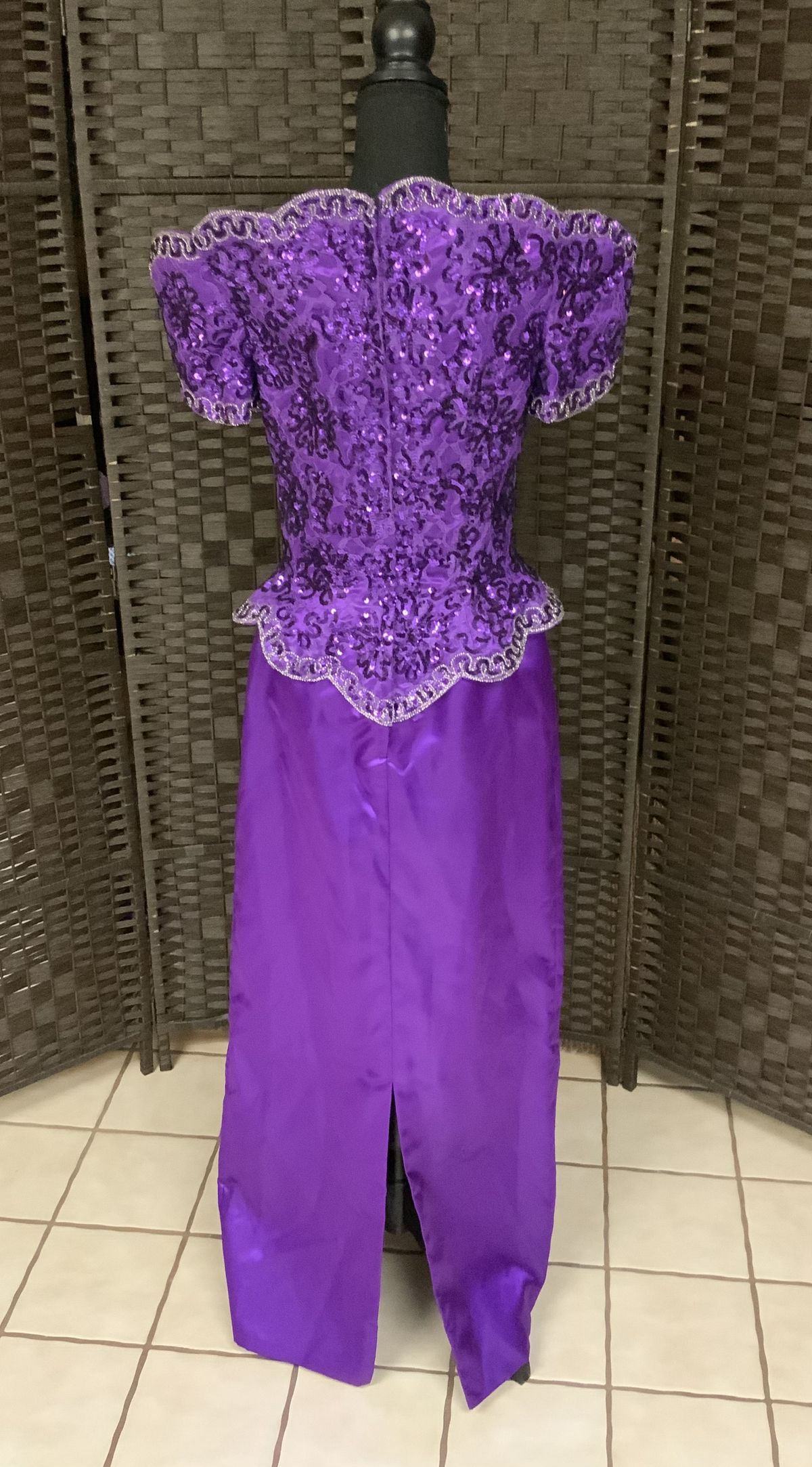 Size 8 Sequined Purple A-line Dress on Queenly