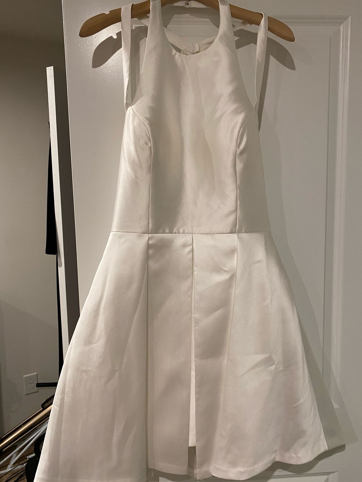 Faviana Size 14 Homecoming White Cocktail Dress on Queenly