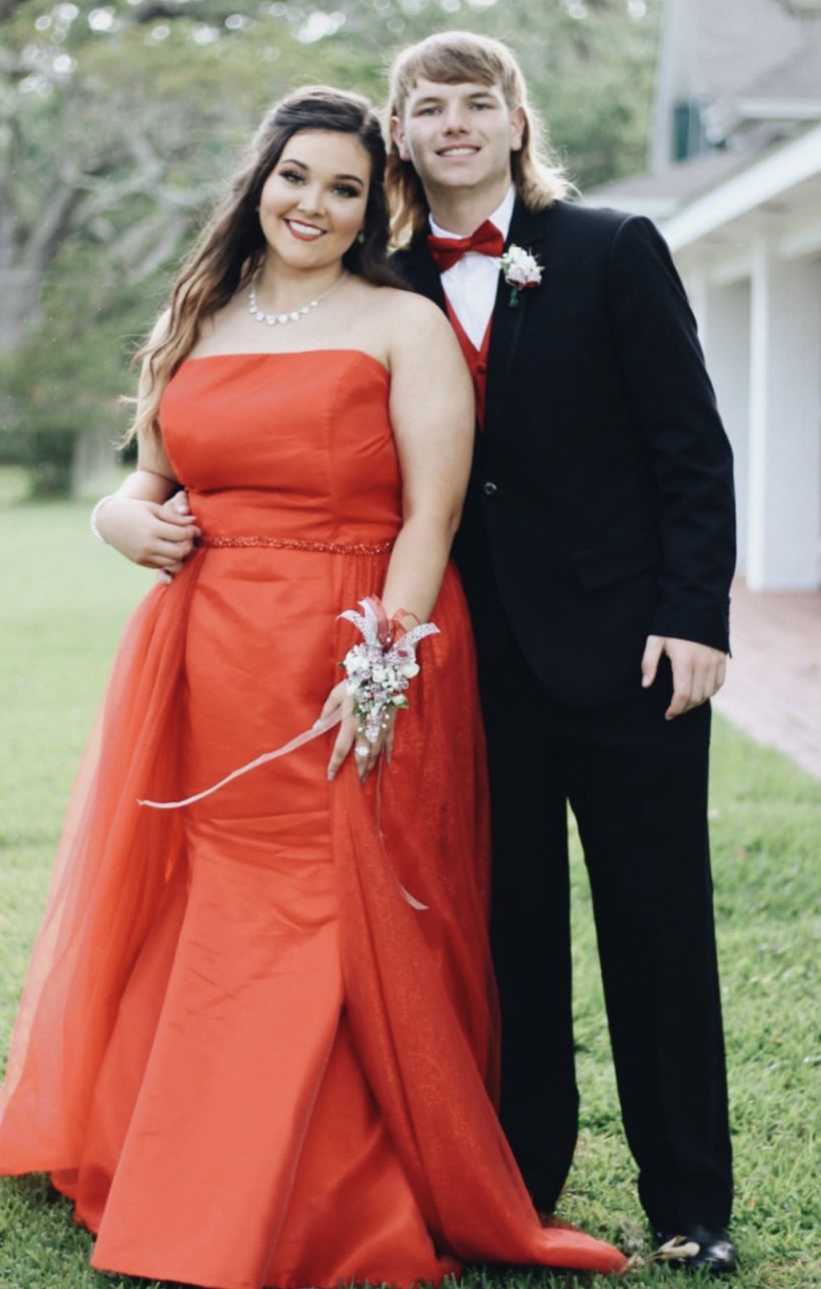 Size 14 Prom Red Cocktail Dress on Queenly