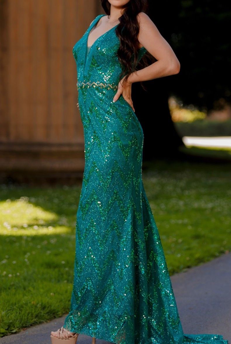 Size 2 Pageant Green Ball Gown on Queenly