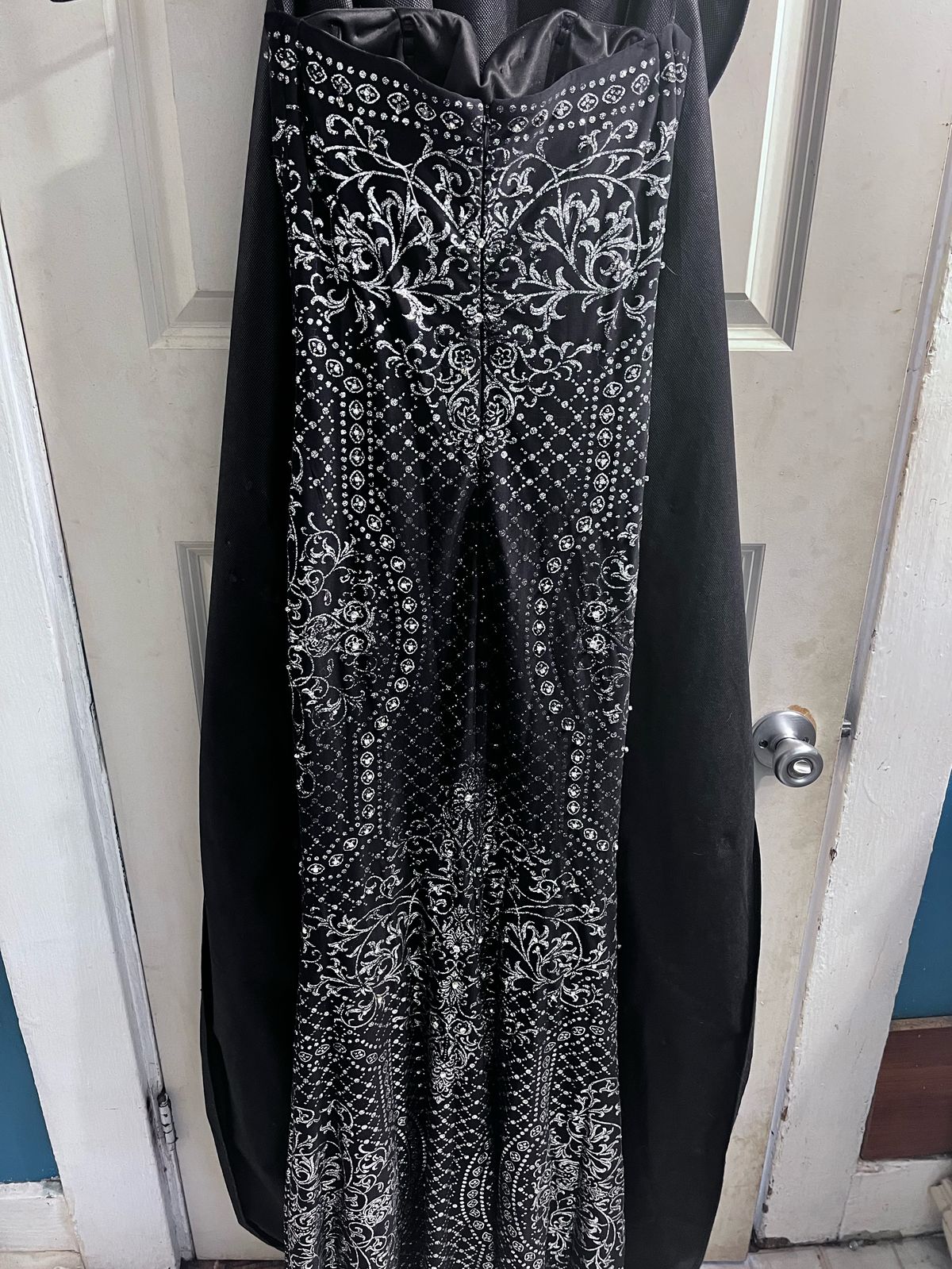 Size 0 Prom Black Floor Length Maxi on Queenly