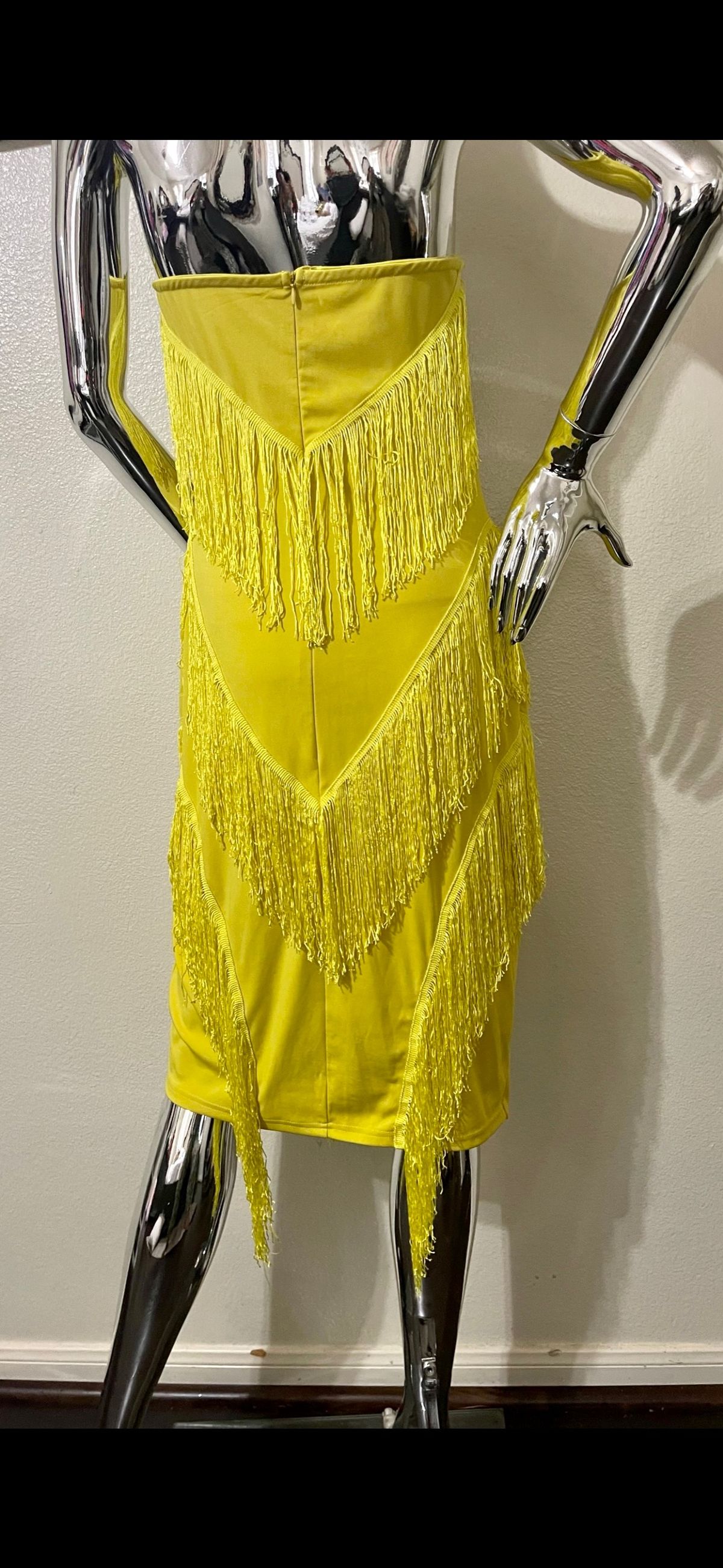 Size 14 Yellow Cocktail Dress on Queenly