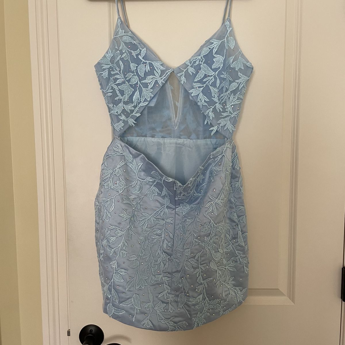 Size 6 Homecoming Floral Blue Cocktail Dress on Queenly