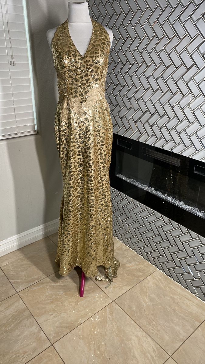 Size 8 Sequined Gold Mermaid Dress on Queenly