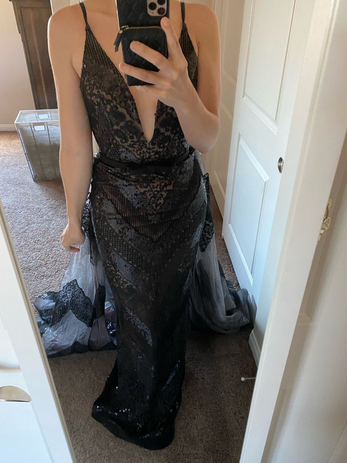 Sherri Hill Size 2 Prom Plunge Black A-line Dress on Queenly