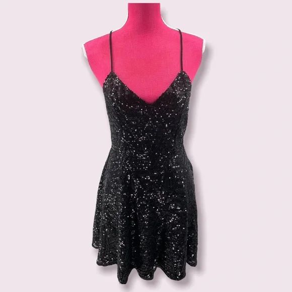 Lulus Size 8 Sequined Black Cocktail Dress on Queenly