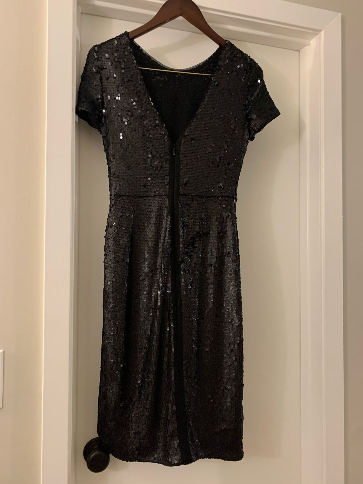 BCBG Size 4 Sequined Black Cocktail Dress on Queenly