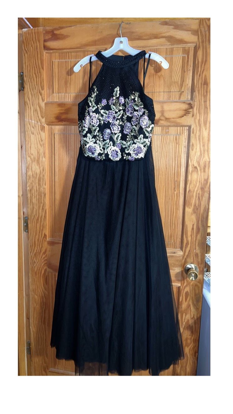 Plus Size 18 Prom Purple Dress With Train on Queenly
