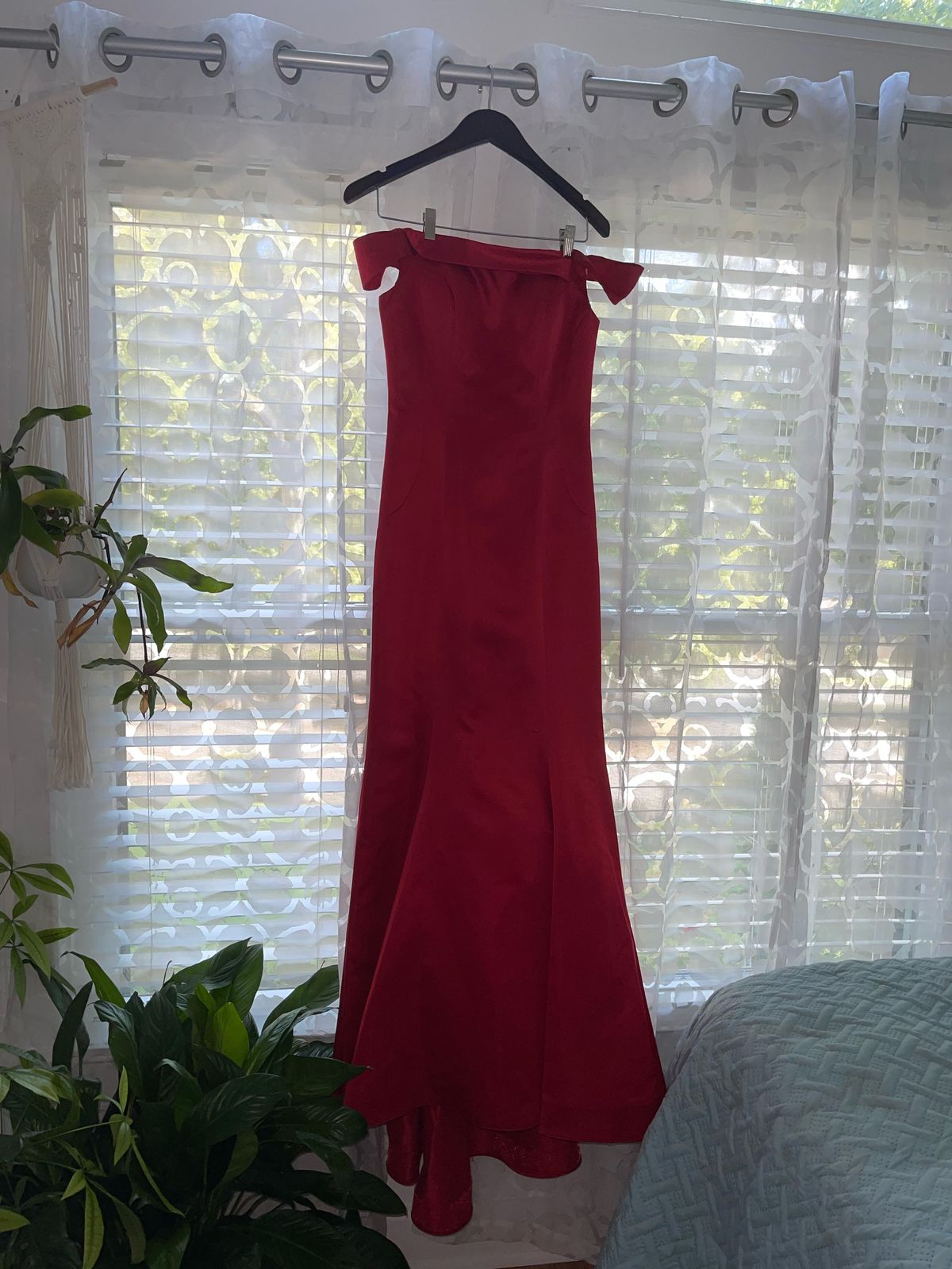 Mac Duggal Size 4 Prom Off The Shoulder Red Mermaid Dress on Queenly