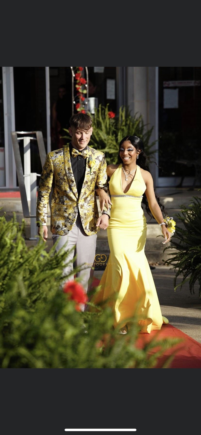 Size 2 Prom Yellow Mermaid Dress on Queenly