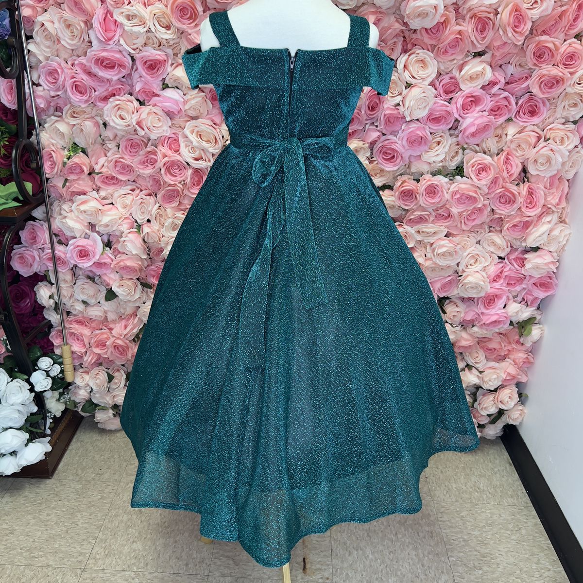 Joy Kids Girls Size 4 Off The Shoulder Green A-line Dress on Queenly