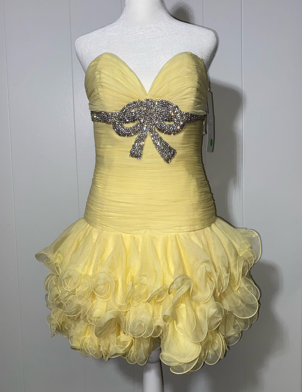 Sherri Hill Size 8 Homecoming Sequined Yellow Cocktail Dress on Queenly