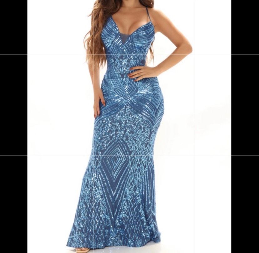 Size 10 Homecoming Sequined Light Blue Mermaid Dress on Queenly