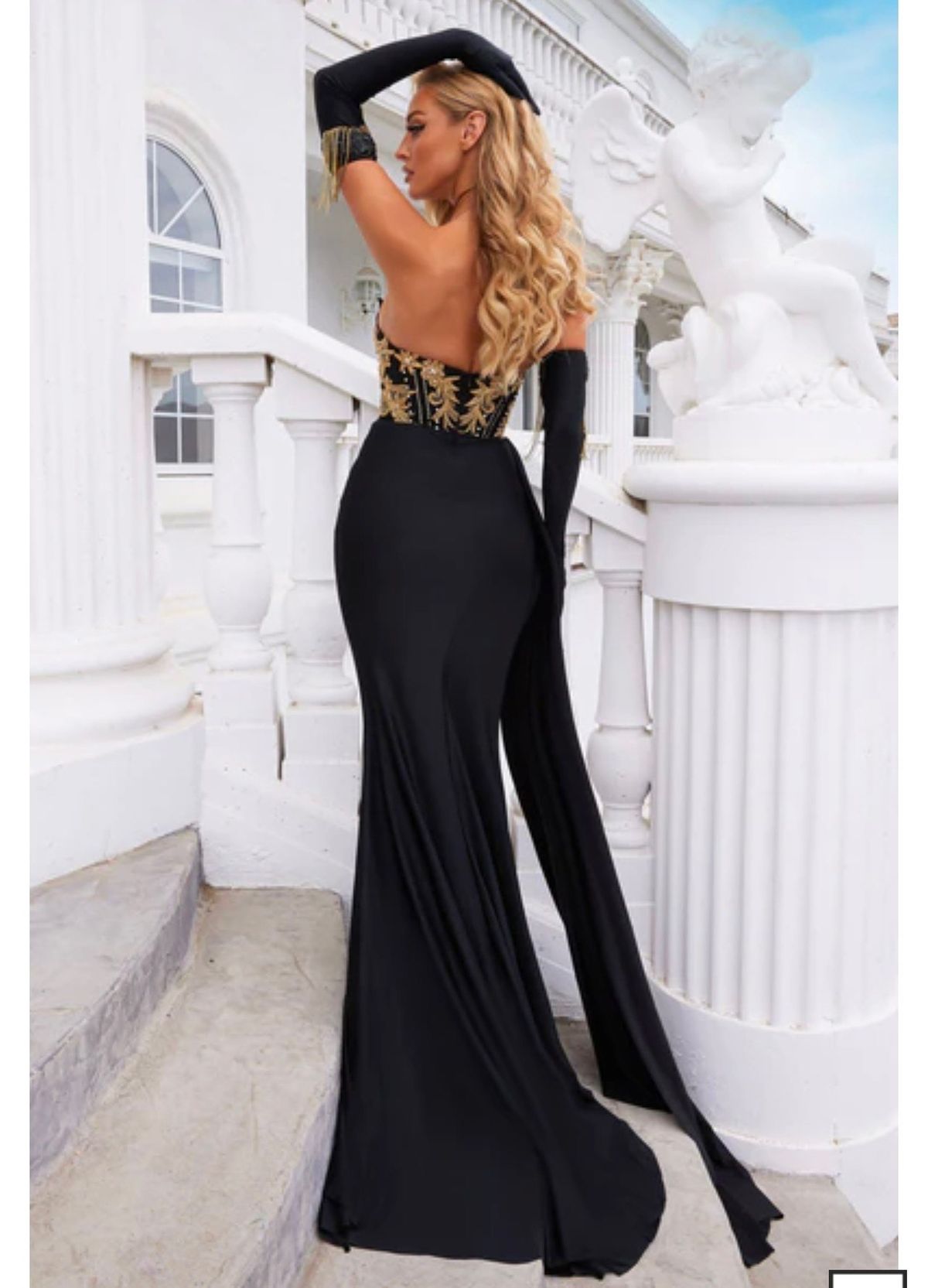 Portia and Scarlett Size 6 Prom Black Side Slit Dress on Queenly