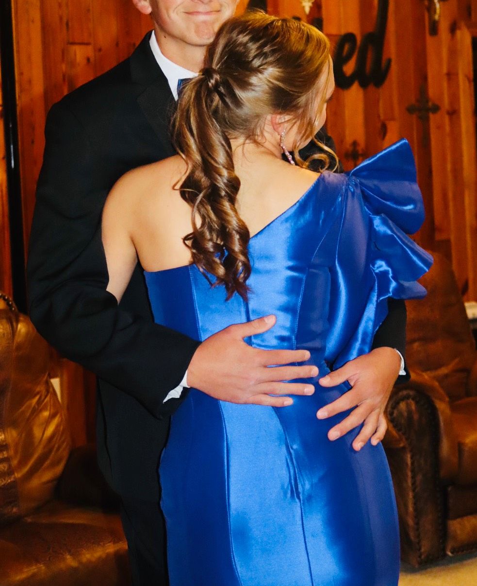 Ashley Lauren Size 2 Prom Royal Blue Side Slit Dress on Queenly