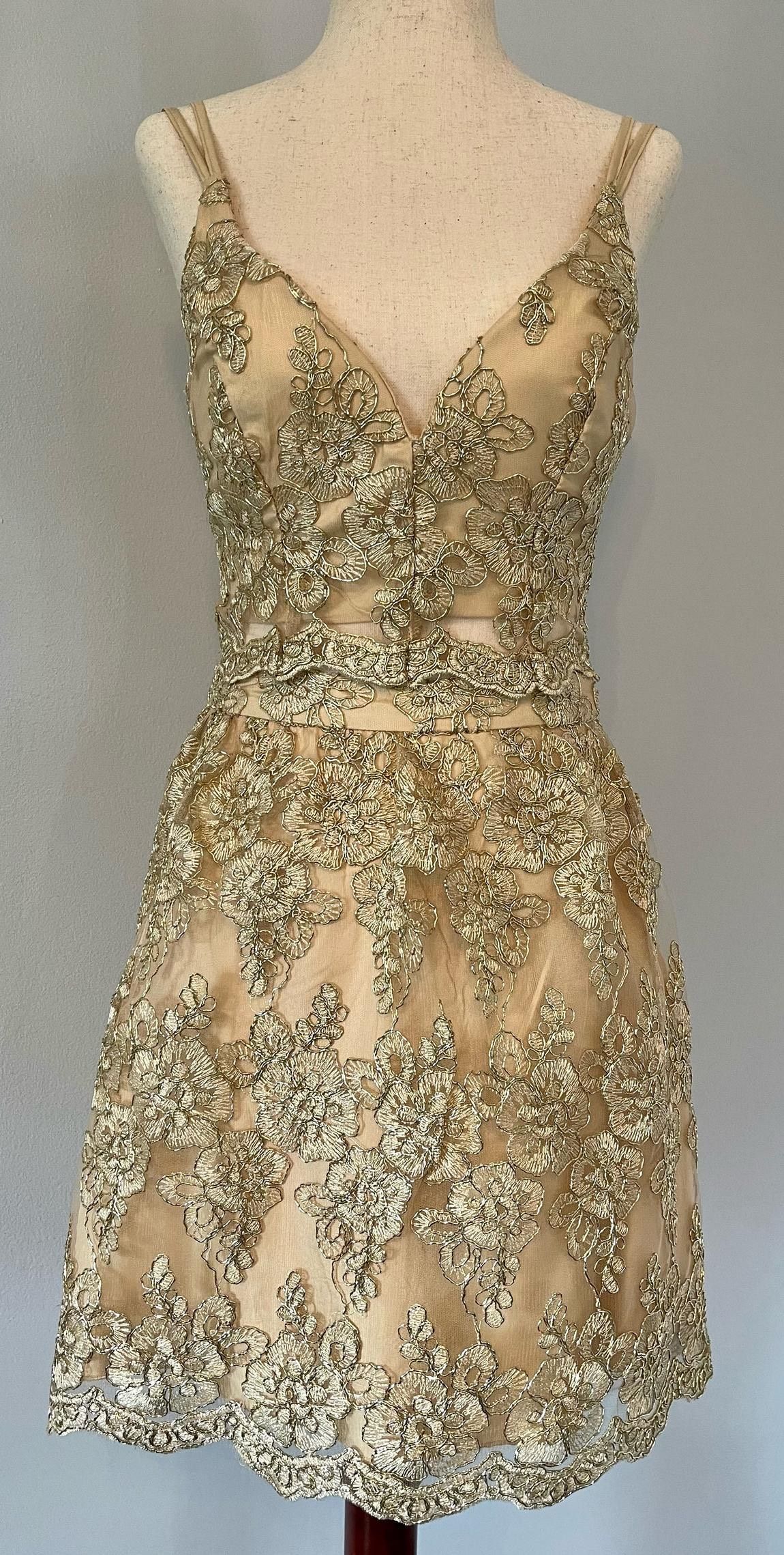 Size 2 Prom Gold Cocktail Dress on Queenly