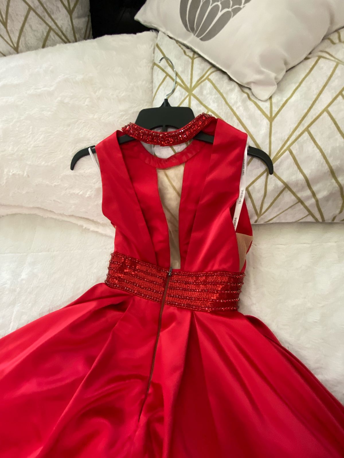 Sherri Hill Size 2 Prom Plunge Sequined Red Ball Gown on Queenly