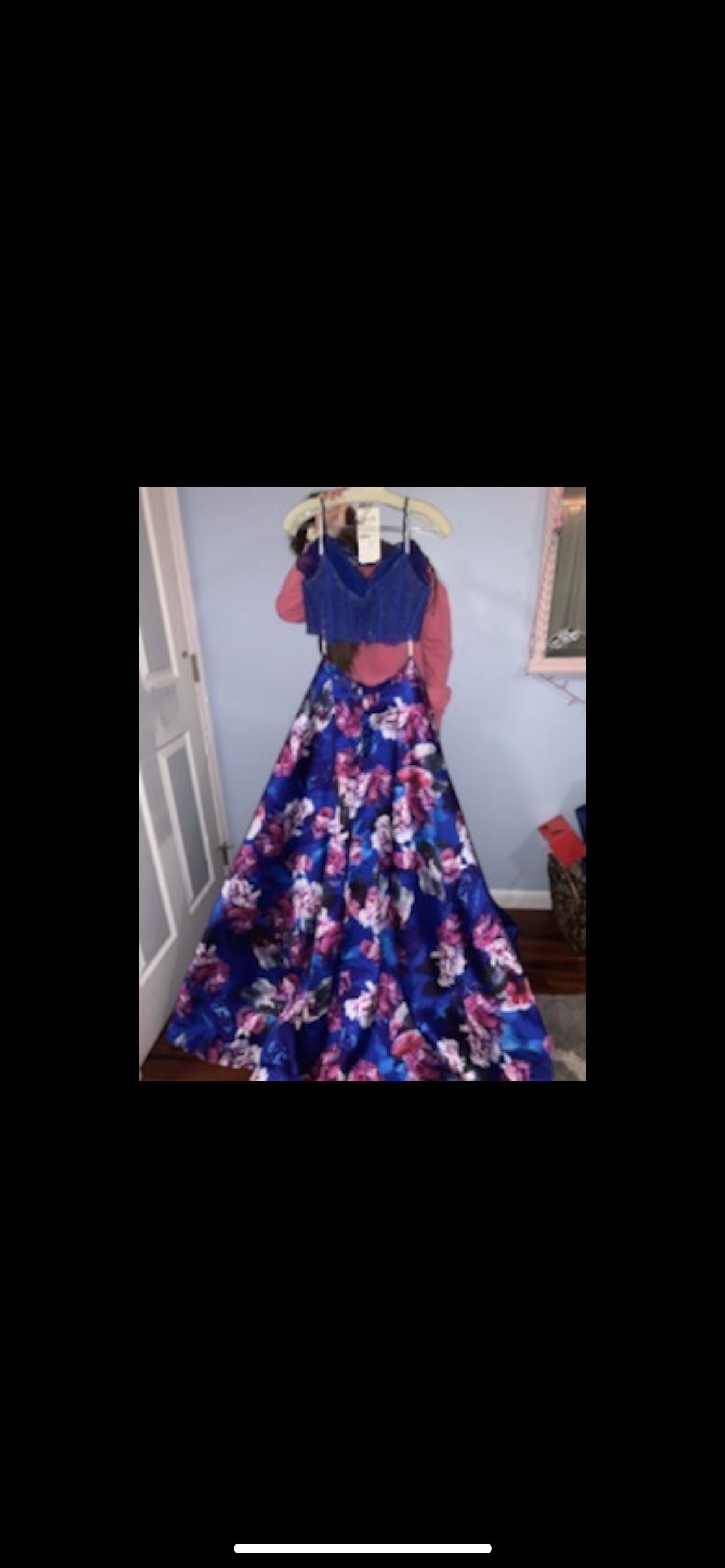 Ellie Wilde Size 6 Prom Multicolor Ball Gown on Queenly