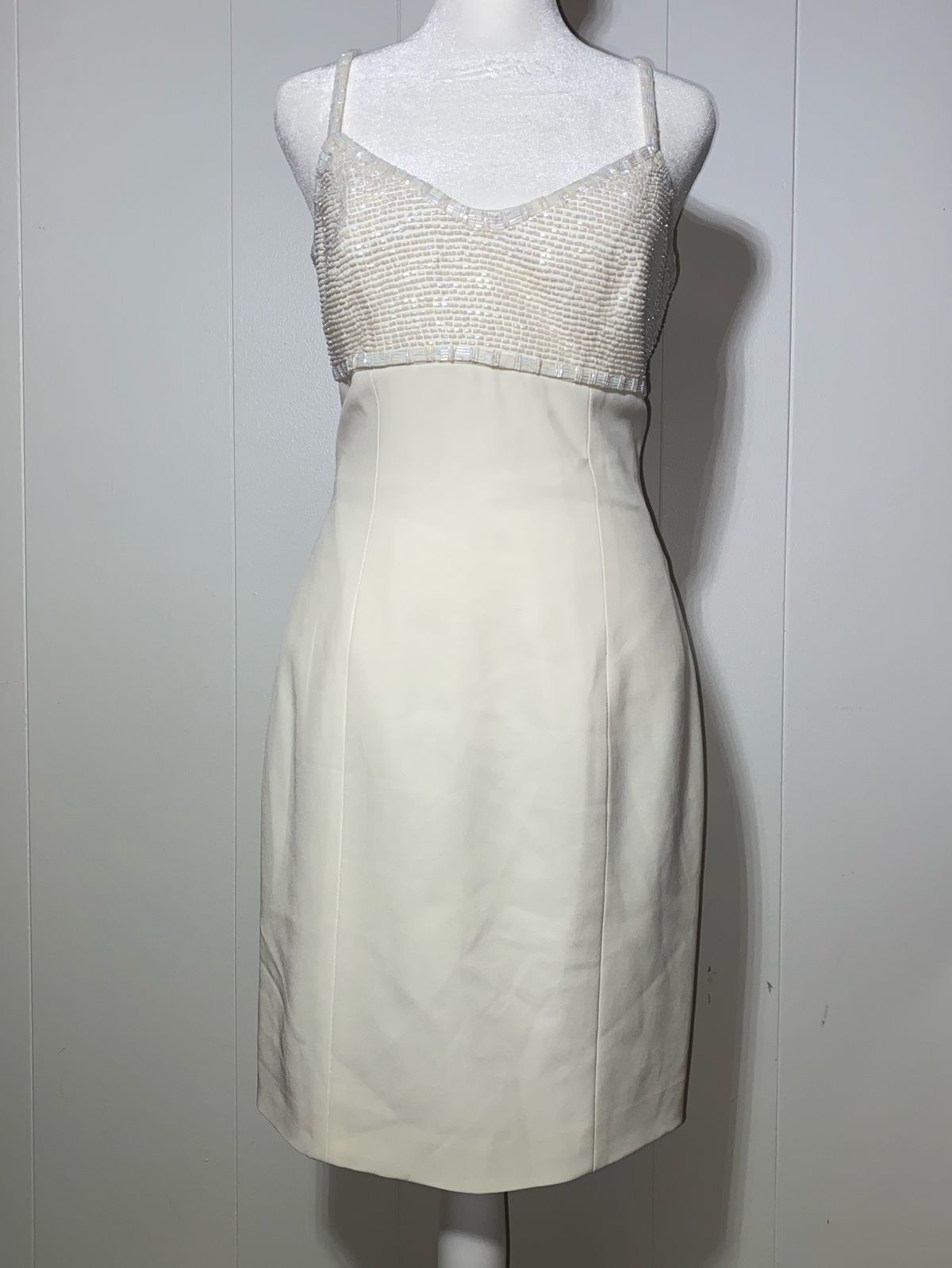Black Tie Size 6 White Cocktail Dress on Queenly