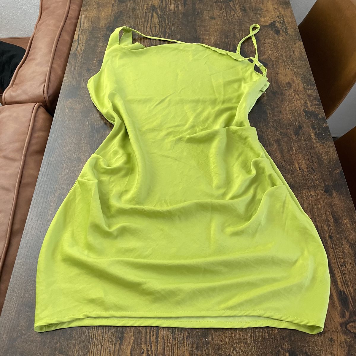 Size 4 Satin Green Cocktail Dress on Queenly