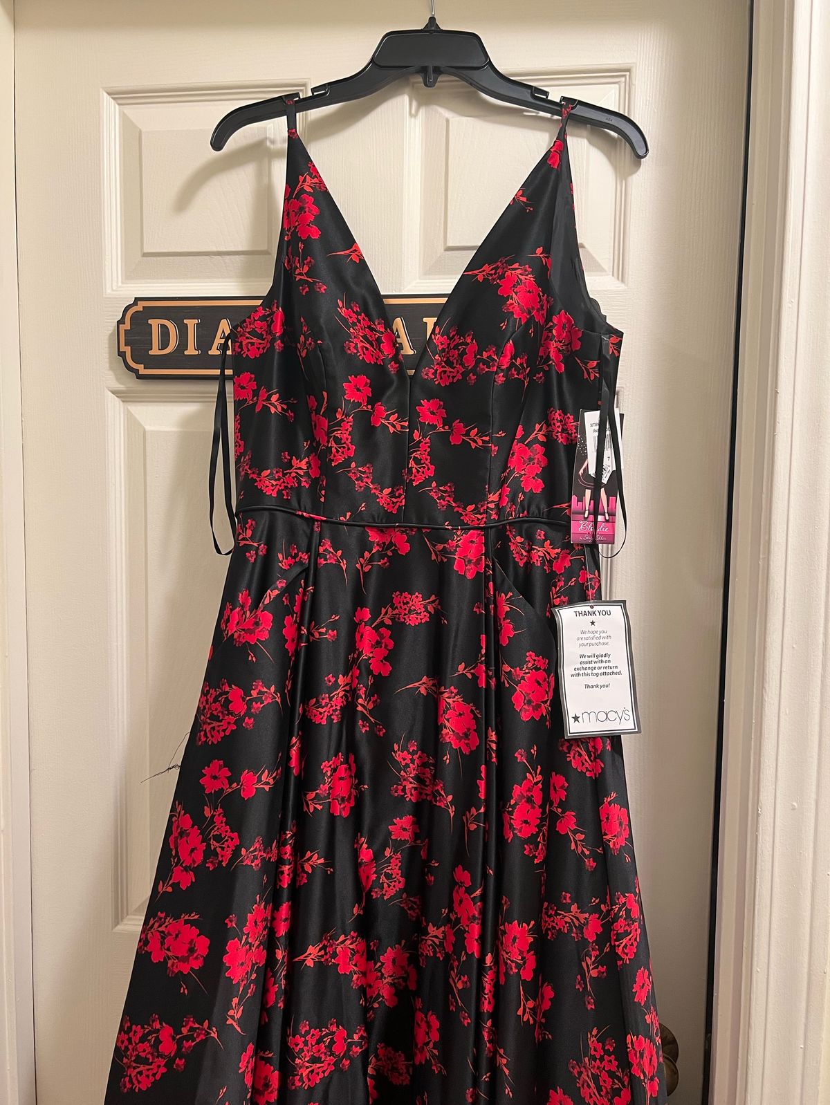 Size 6 Prom Floral Black Dress With Train on Queenly