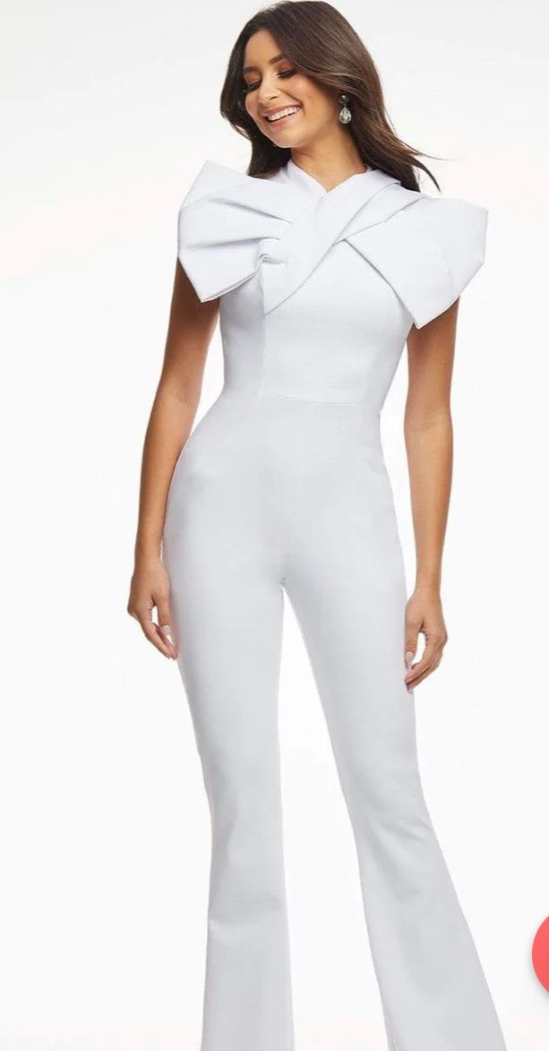 Ashley Lauren Size 8 Homecoming High Neck White Formal Jumpsuit on Queenly