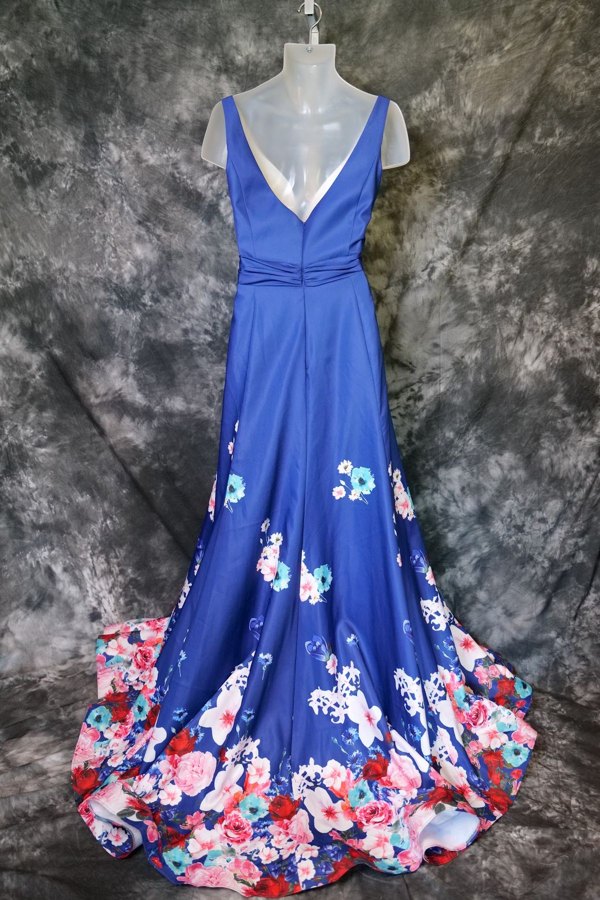 Style 66005f Mac Duggal Plus Size 20 Floral Royal Blue Mermaid Dress on Queenly