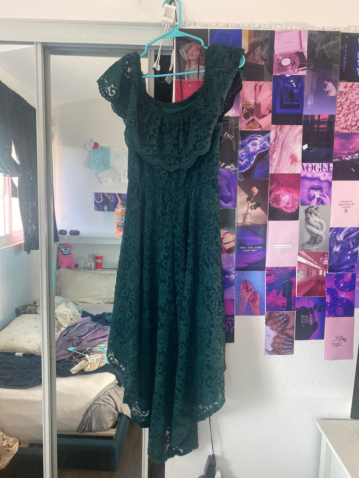 Windsor Size 10 Off The Shoulder Lace Green Floor Length Maxi on Queenly